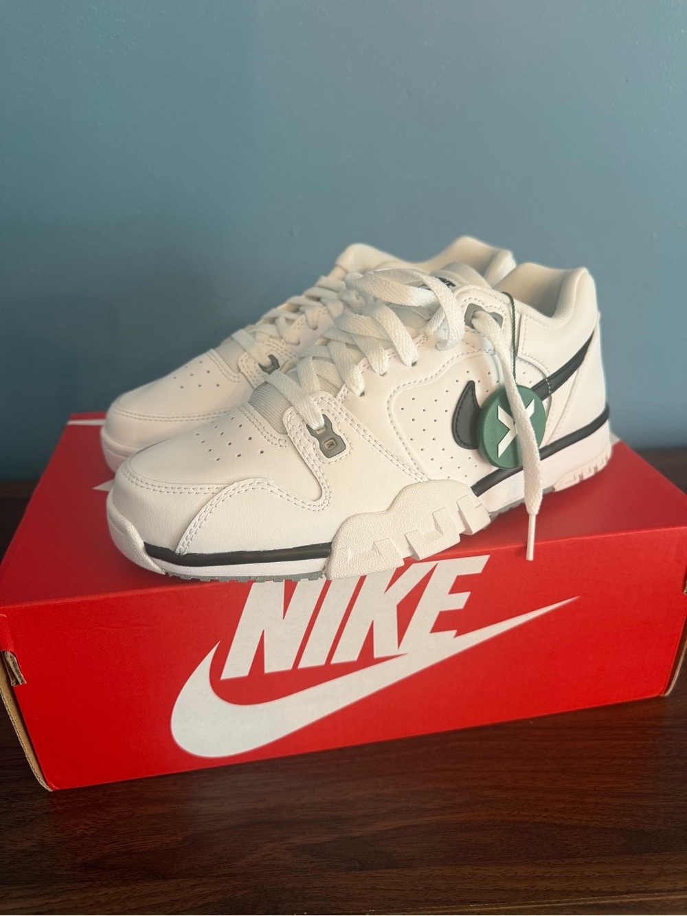 Nike Air Cross Trainers Y/M Size 7